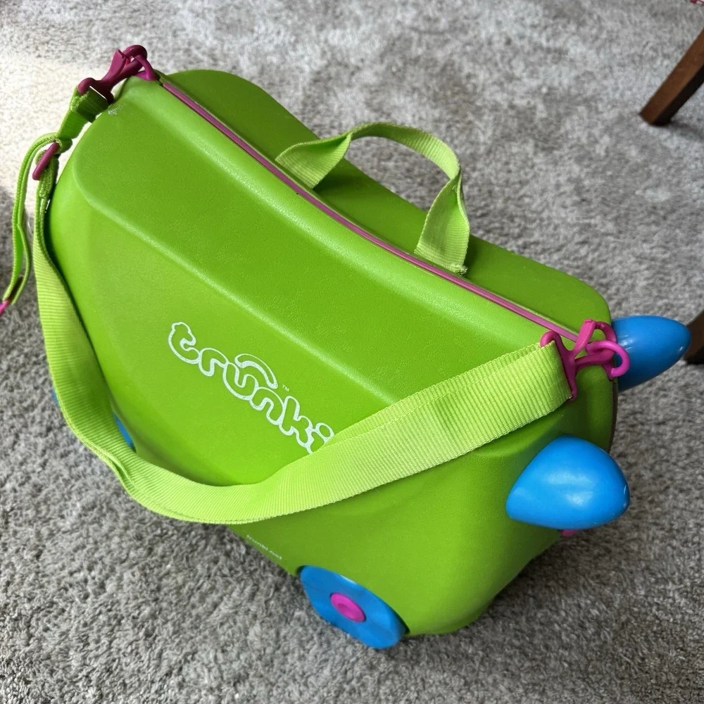 Trunki Suitcase Melissa & Doug Kids Ride On Wheeled Luggage Green w/ Blue Wheels